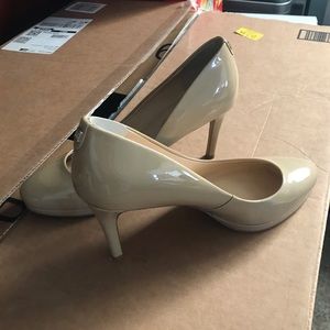 Ivanka Trump Sophia Pumps Wide Fit